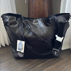 Baggallini Laminated Carry All Tote,water resistant,shoulder/strap,pockets,large
